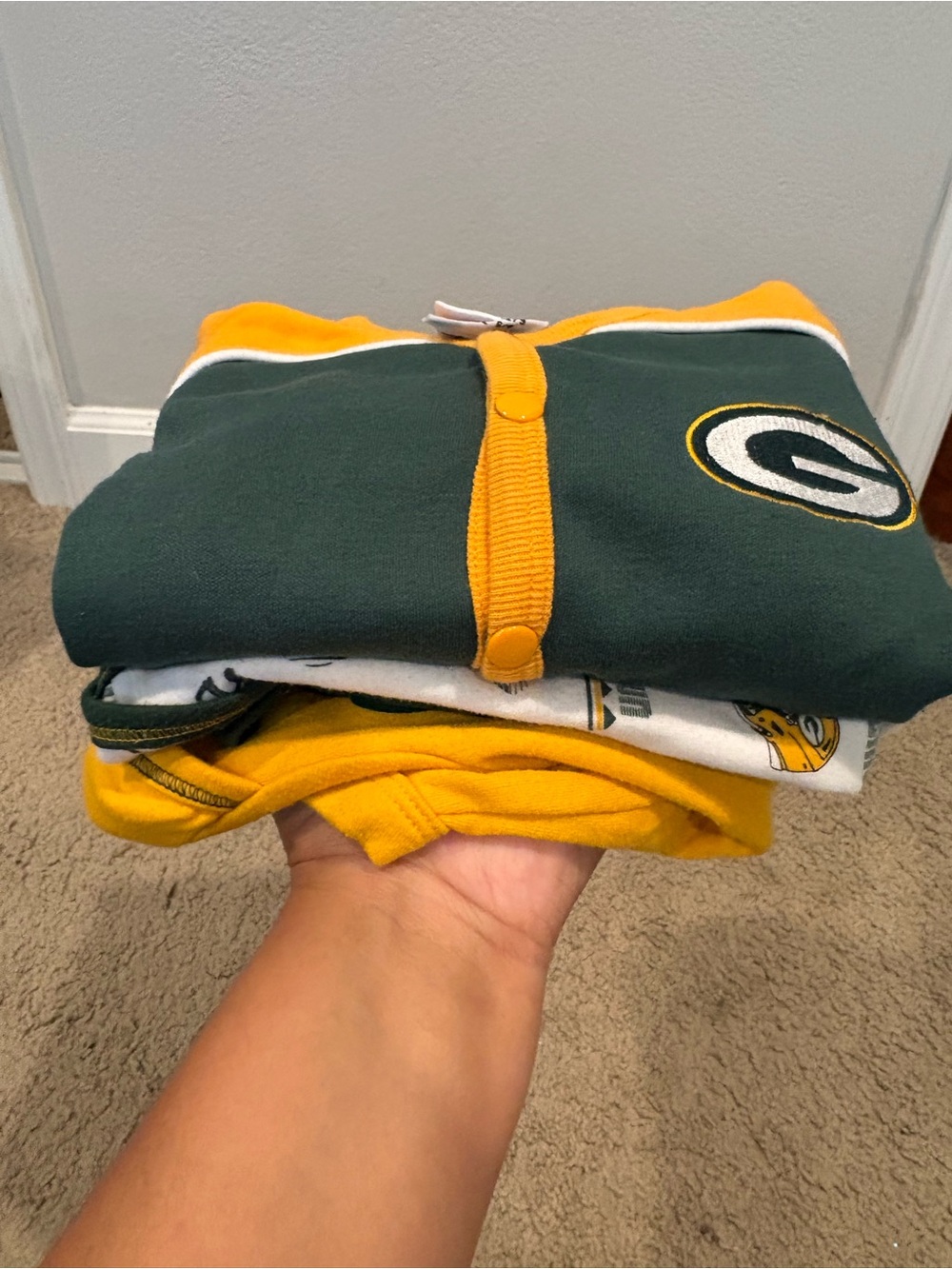 Green Bay Packers Infant Onesies and Sleepers Set of 3 6-12 Months - Picture 16 of 16